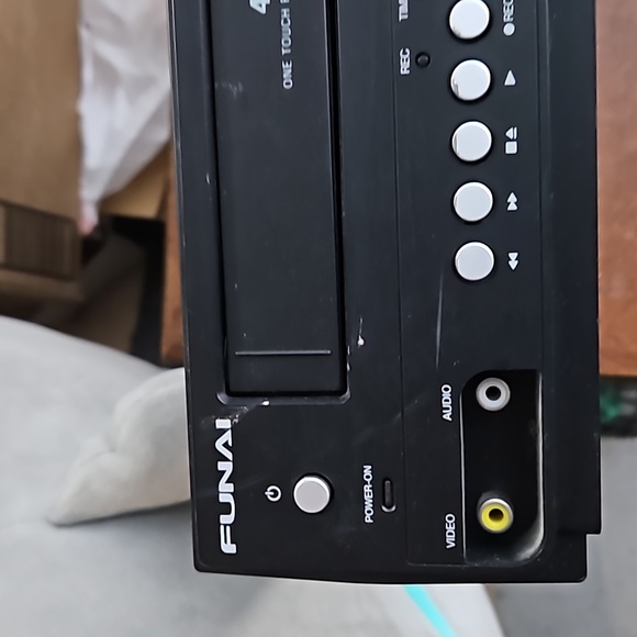 Funai DVD/VCR Combo - Picture 2 of 11